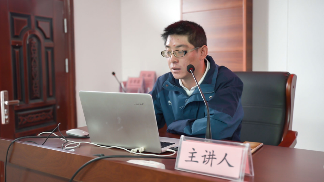 漢中網(wǎng)信開展網(wǎng)絡(luò)宣傳培訓暨記者節(jié)系列活動