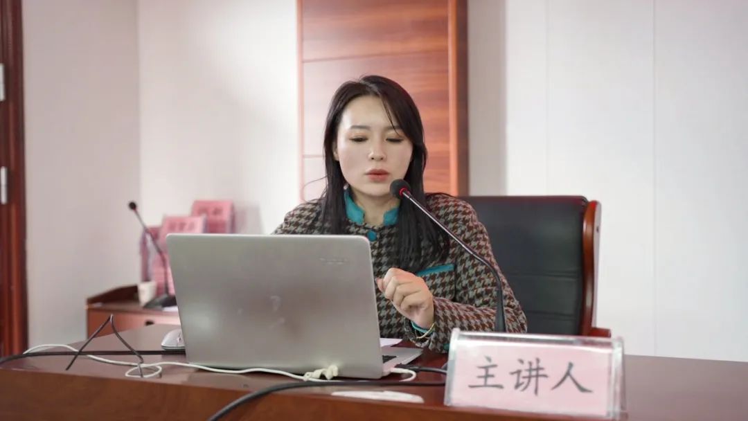 漢中網(wǎng)信開展網(wǎng)絡(luò)宣傳培訓暨記者節(jié)系列活動