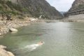 縱身激流顯擔(dān)當！略陽公安民警以身為舟托起生命希望縮略圖