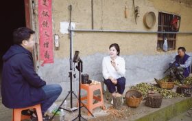 雨情影響銷路 云端接通市場丨佛坪：網(wǎng)絡直播助山貨出山縮略圖