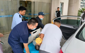 民警為生命開辟“綠色通道”縮略圖